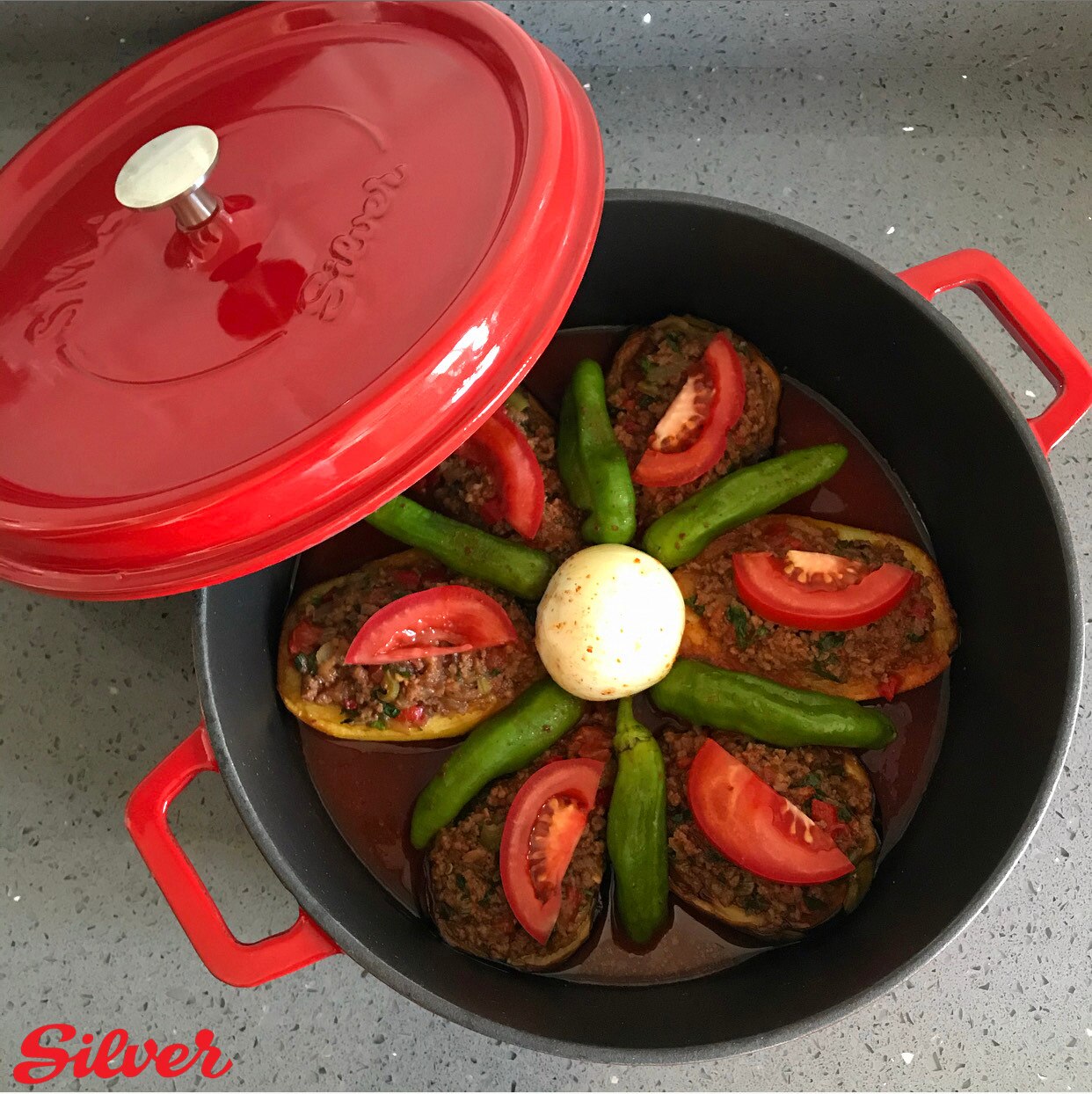 Cast-Iron-Pot-Dutch-Oven-casserole-enameled-Cast-iron-24-cm-pot-home-cooking-cookware-set-5